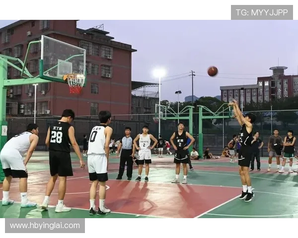 重庆篮球队总决赛精彩表现解析展现团队力量与拼搏精神